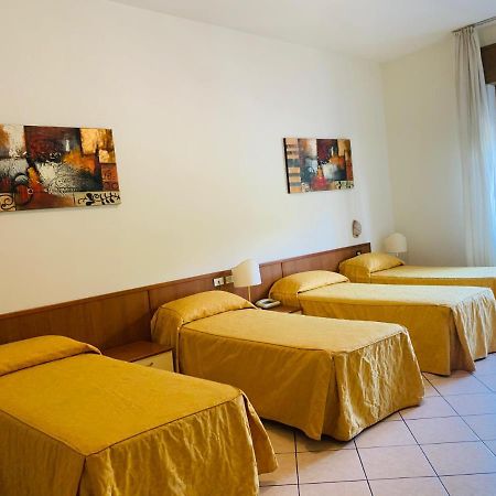 Hotel San Siro Fiera Милано Екстериор снимка