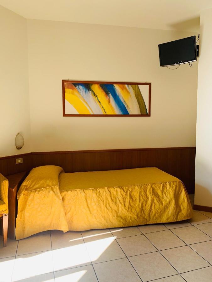 Hotel San Siro Fiera Милано Екстериор снимка