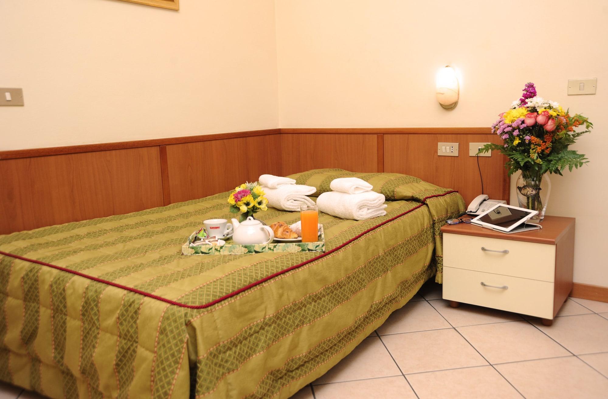Hotel San Siro Fiera Милано Екстериор снимка
