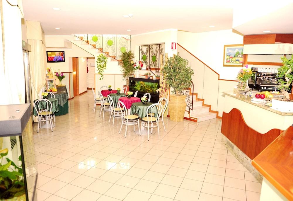 Hotel San Siro Fiera Милано Екстериор снимка